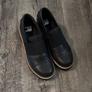 Sorel Block Heel Loafers - Black with Tan - Size 8